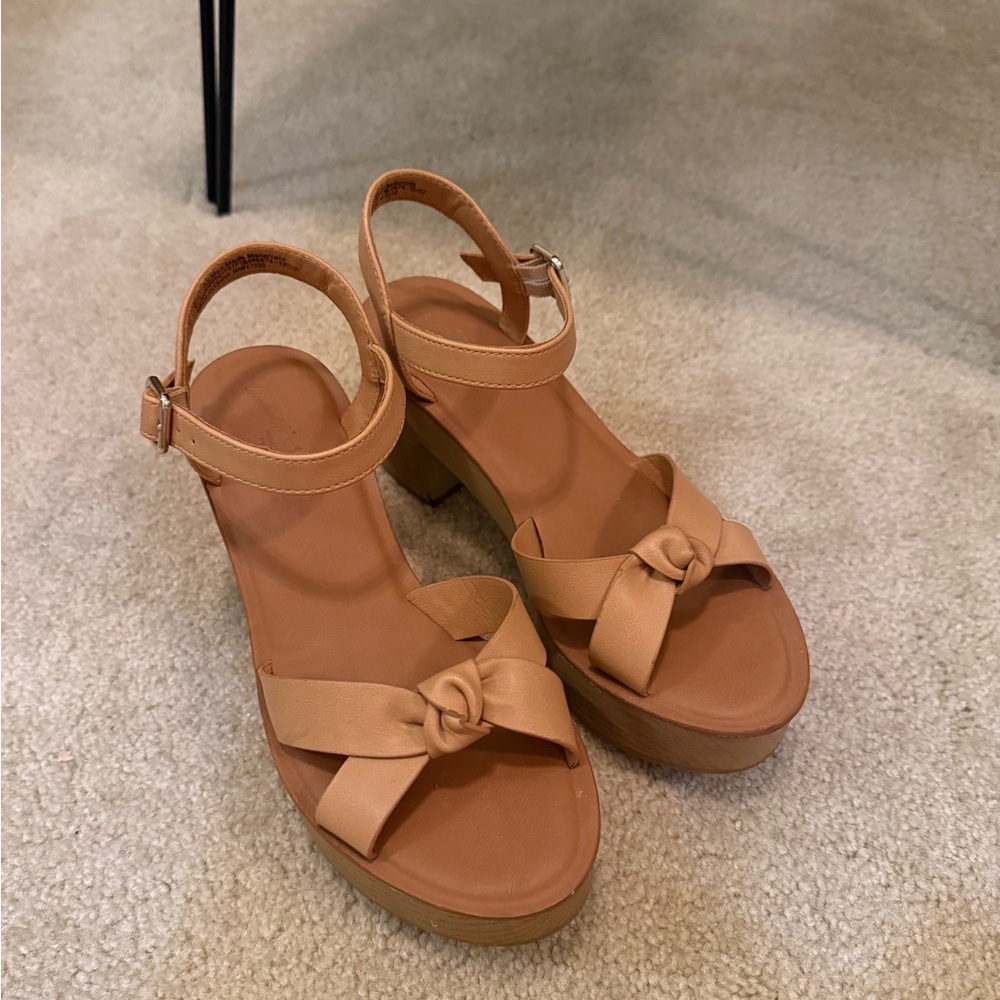 Tan Knotted Sandals